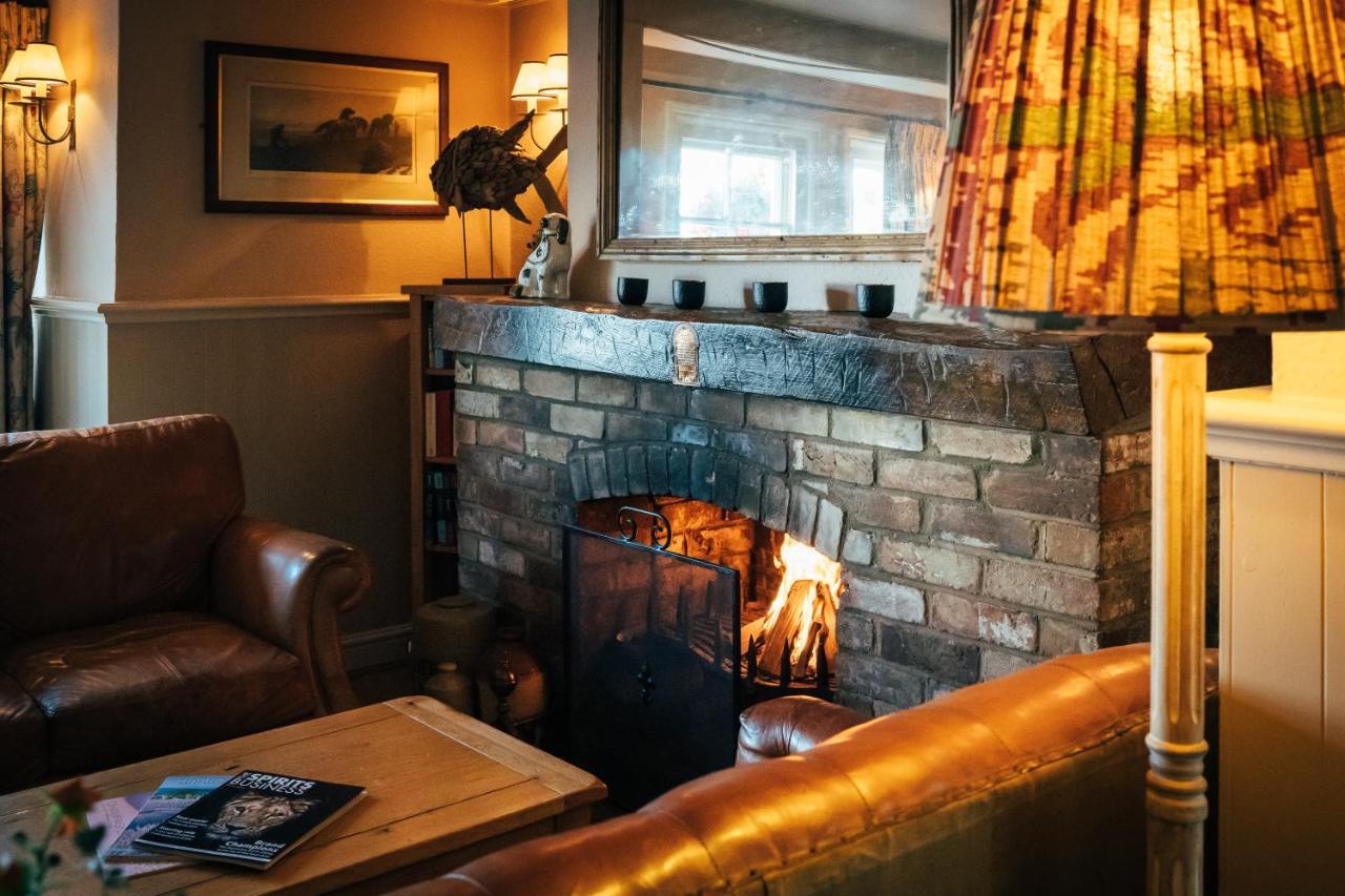 Hotel The East End Arms à Lymington Extérieur photo
